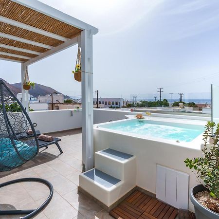 Santorossa Luxury Villas Emporio  ภายนอก รูปภาพ