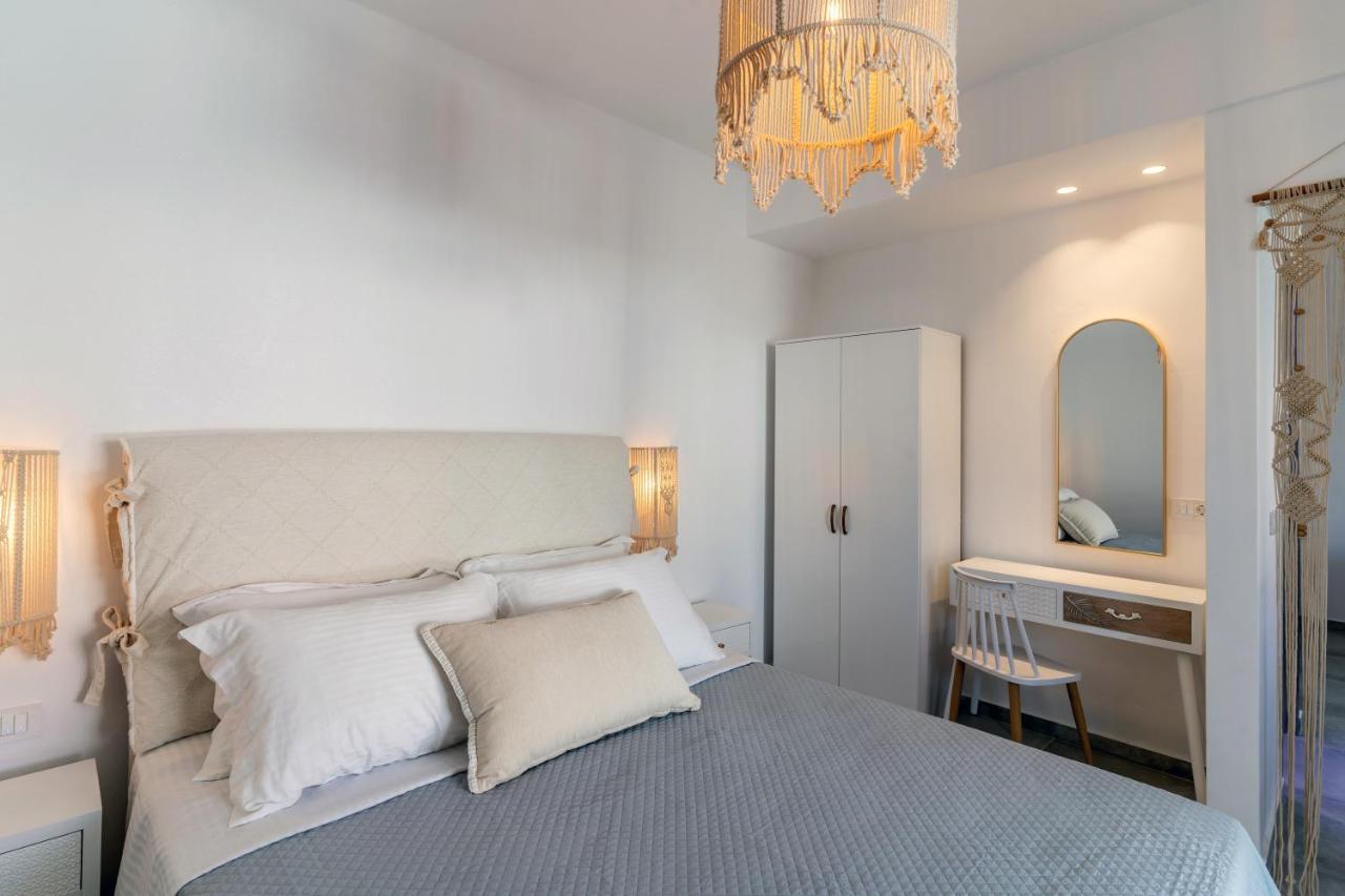 Santorossa Luxury Villas Emporio  ภายนอก รูปภาพ