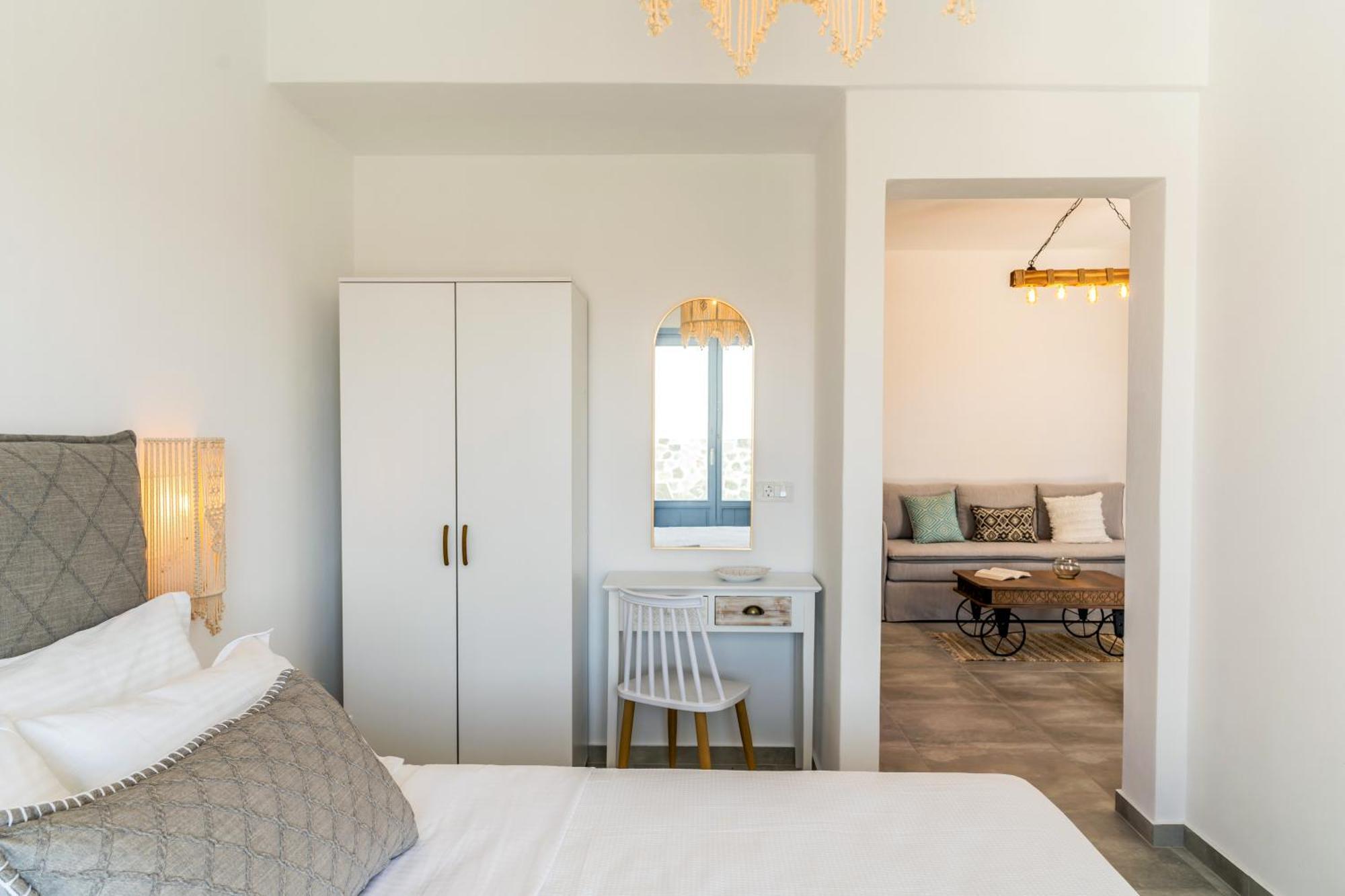 Santorossa Luxury Villas Emporio  ภายนอก รูปภาพ