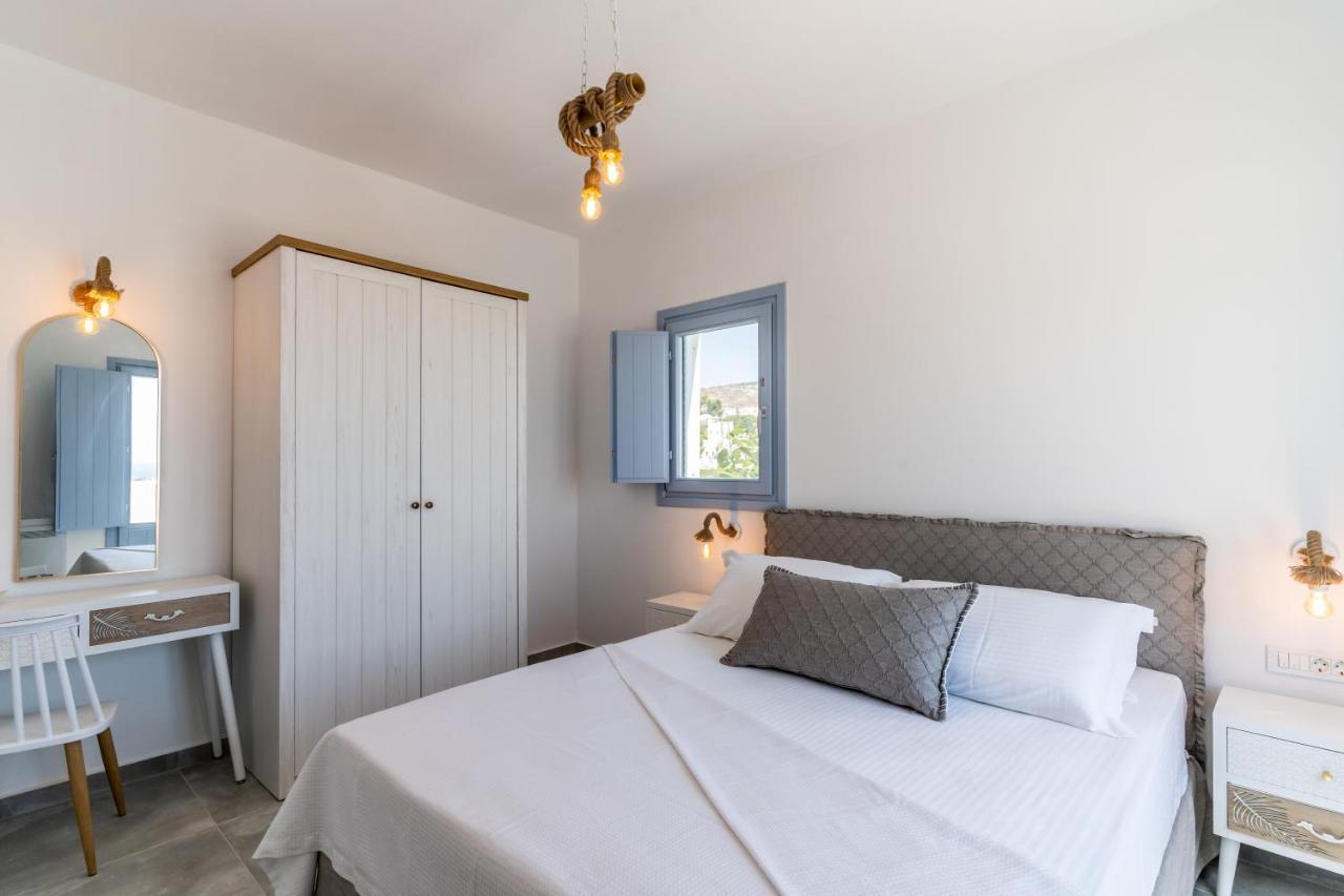 Santorossa Luxury Villas Emporio  ภายนอก รูปภาพ