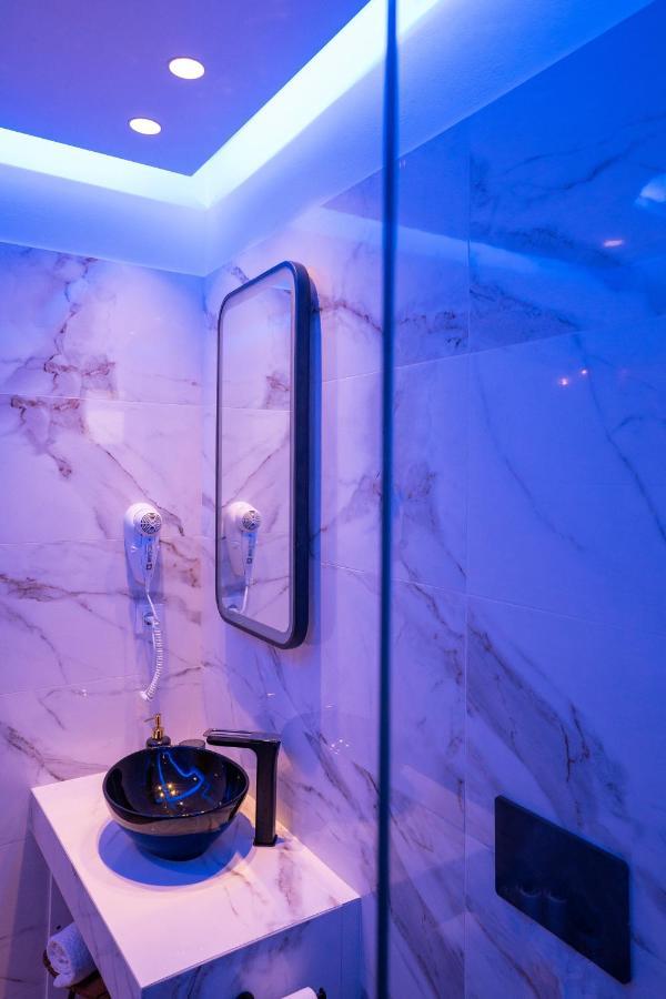 Santorossa Luxury Villas Emporio  ภายนอก รูปภาพ