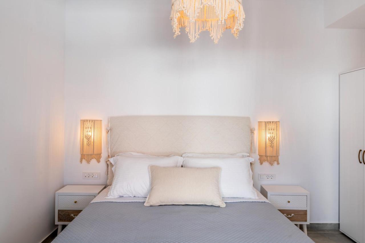 Santorossa Luxury Villas Emporio  ภายนอก รูปภาพ