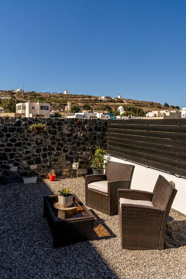 Santorossa Luxury Villas Emporio  ภายนอก รูปภาพ