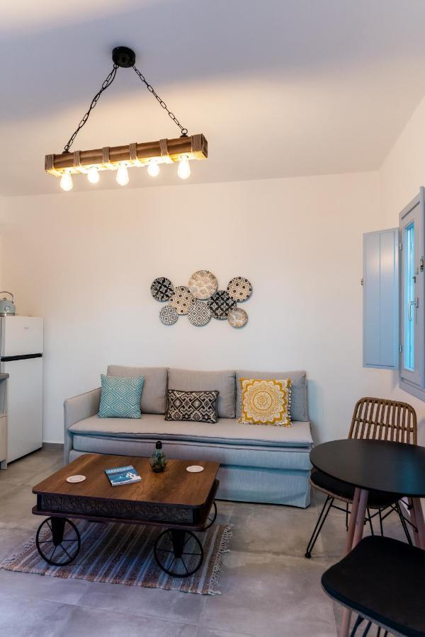 Santorossa Luxury Villas Emporio  ภายนอก รูปภาพ