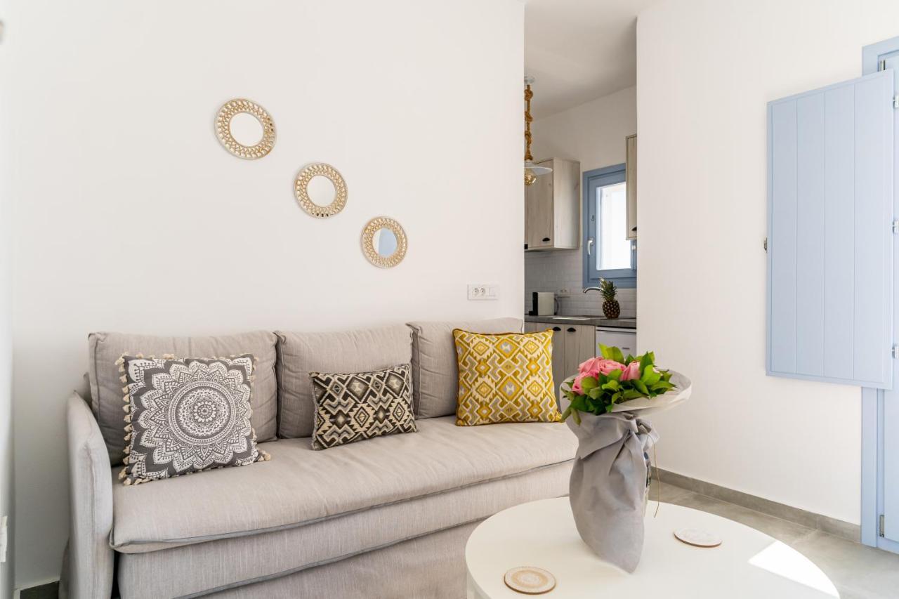 Santorossa Luxury Villas Emporio  ภายนอก รูปภาพ