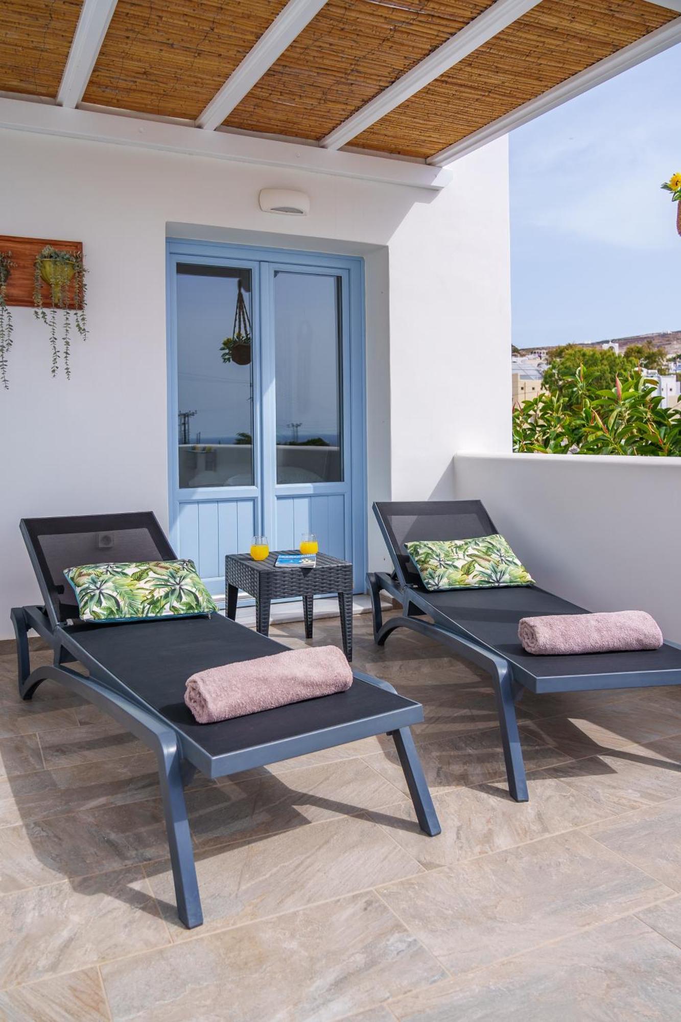 Santorossa Luxury Villas Emporio  ภายนอก รูปภาพ