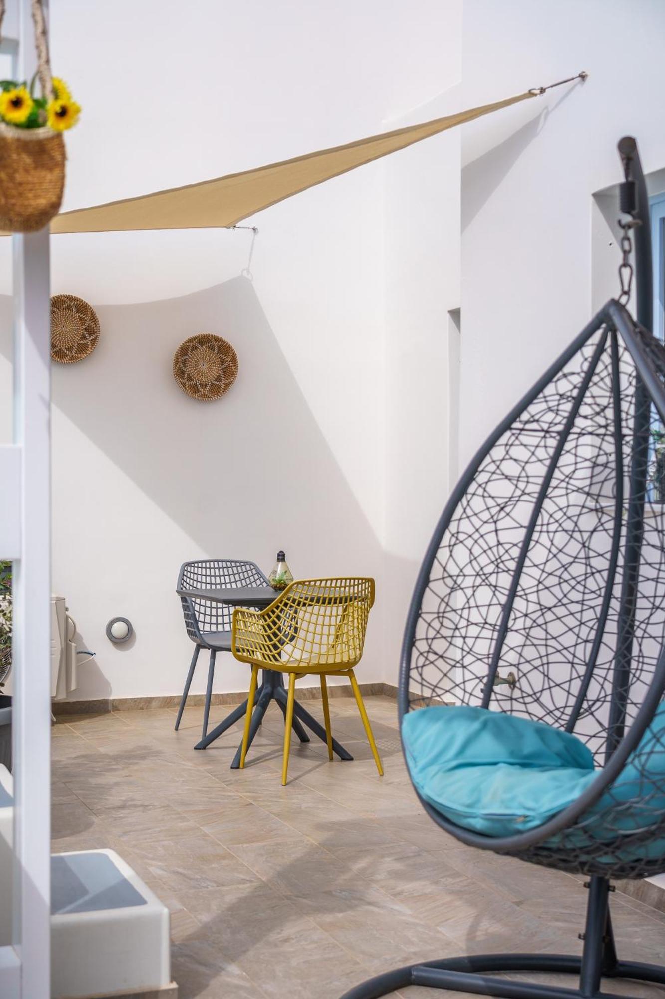 Santorossa Luxury Villas Emporio  ภายนอก รูปภาพ