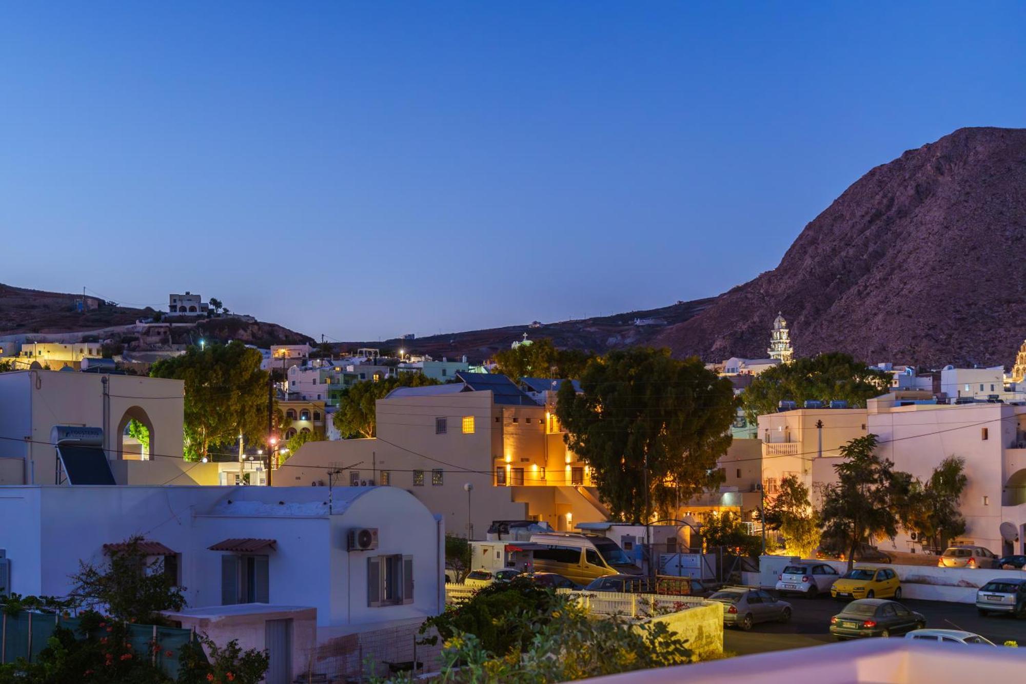 Santorossa Luxury Villas Emporio  ภายนอก รูปภาพ